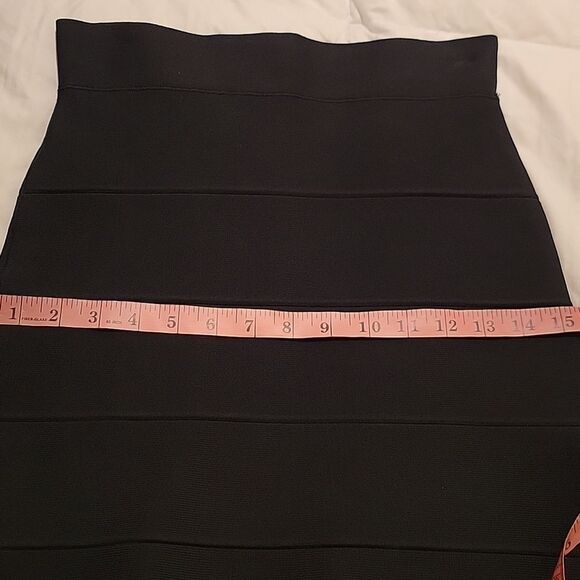 BCBGMaxAzria Black Bandage Skirt Sz Med - Picture 4 of 6